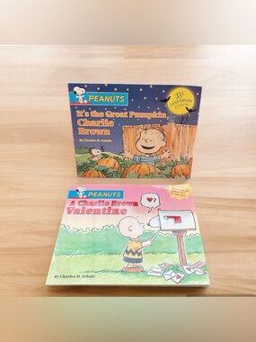 2/$25 PEANUTS Charlie Brown Book Duo It's The Great Pumpkin & C Brown Valentine